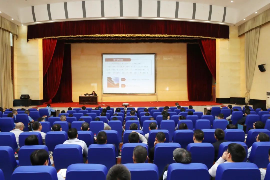 海鋼海礦聯(lián)合舉辦黨風(fēng)廉政教育專題黨課 以案明紀(jì)以案說(shuō)法.jpg