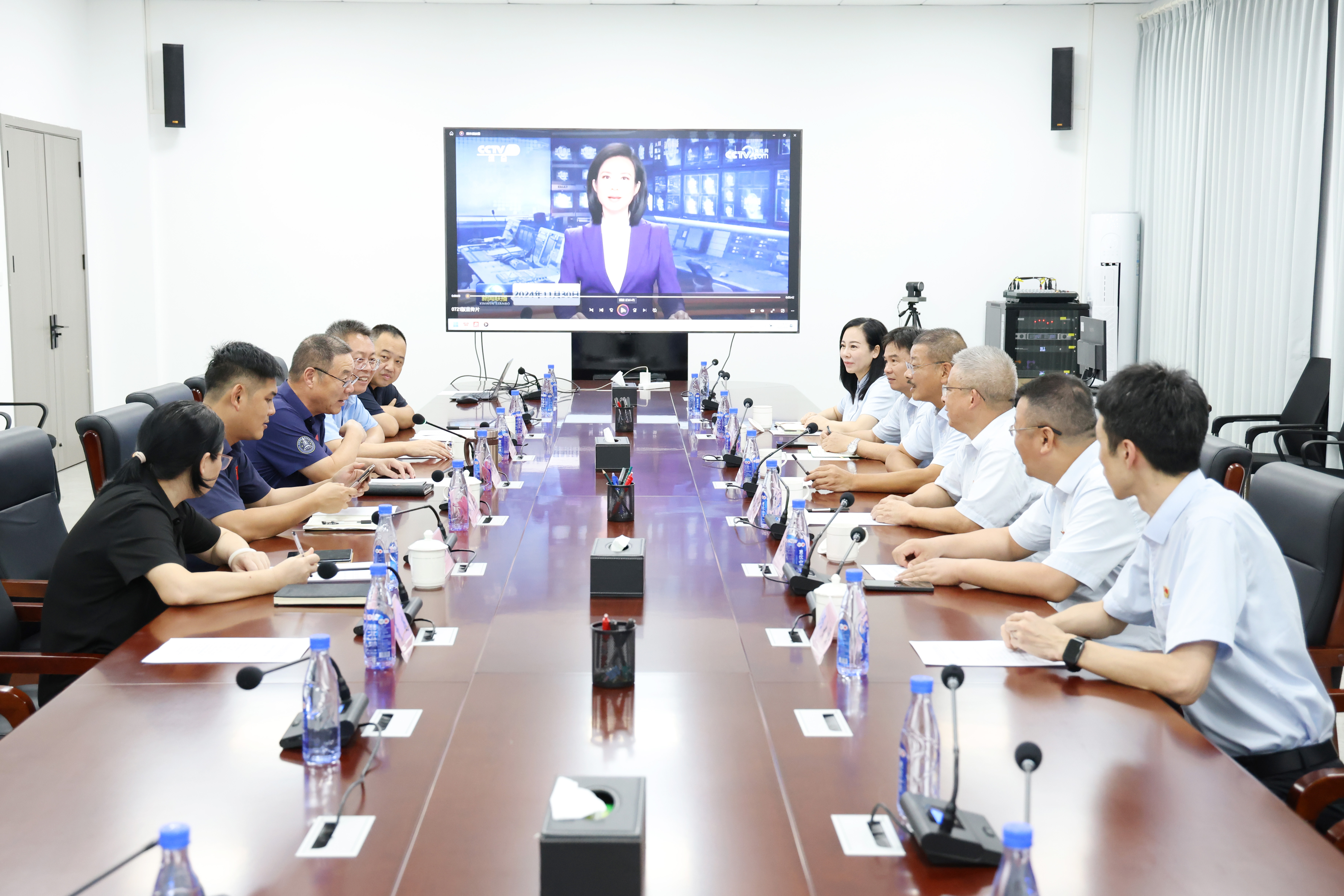 海南礦業(yè)和海南商發(fā)開展聯(lián)建共建交流